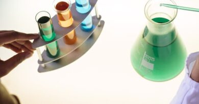 especializacao-gratuita-em-ensino-de-ciencias-enfase-biologia-e-quimica-abre-vagas-para-2026
