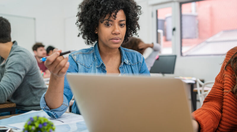 cursos-online-gratuitos-na-area-da-educacao-com-certificado-abrem-inscricoes