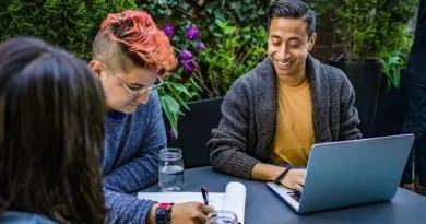 pós-graduação gratuita em Educação de Jovens e Adultos